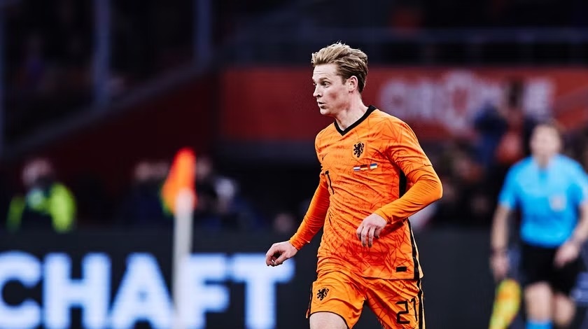De Jong will on Thursday lead Barcelonas mid-field as they face Manchester United in the Uefa Europa League clash at Old Trafford. He Replaces the injured Gavi